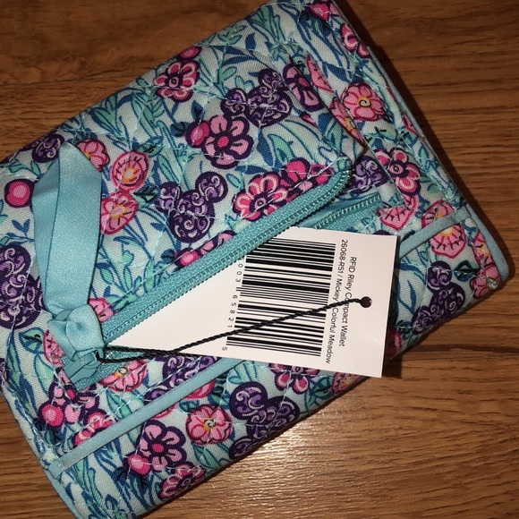 🌸💎🌸 💋Vera B x Disney Vibes💋 🌸💎🌸 Wallet - Picture 9 of 11